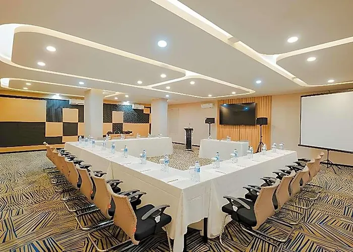 Abisha Hotel 3*